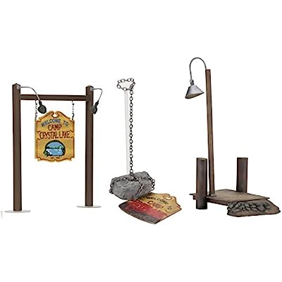 NECA - Friday The 13th - Camp Crystal Lake Accessory Set