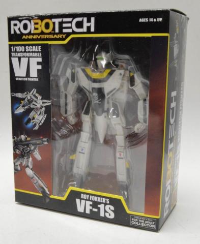 Robotech 30th Anniversary Roy Fokker VF-1S Transformable 1:100 Scale (Series 1) Action Figure