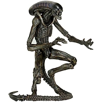 NECA Scale Series 8 Dog Alien Grey Action Figure, 7 
