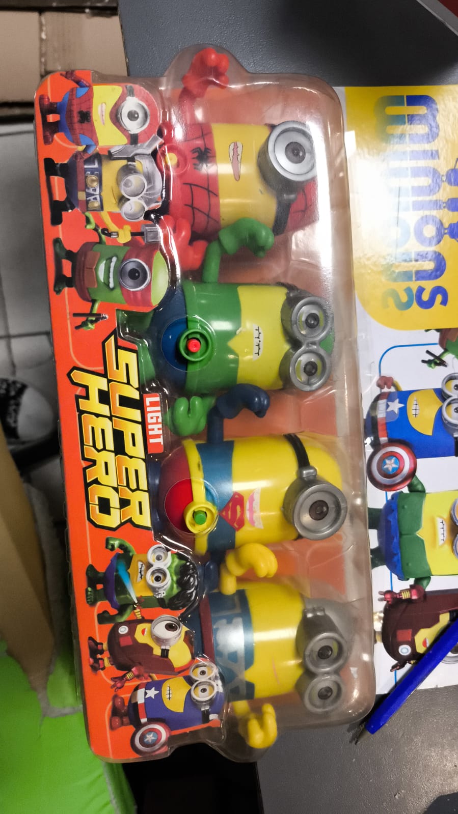Blister super hero light minions
