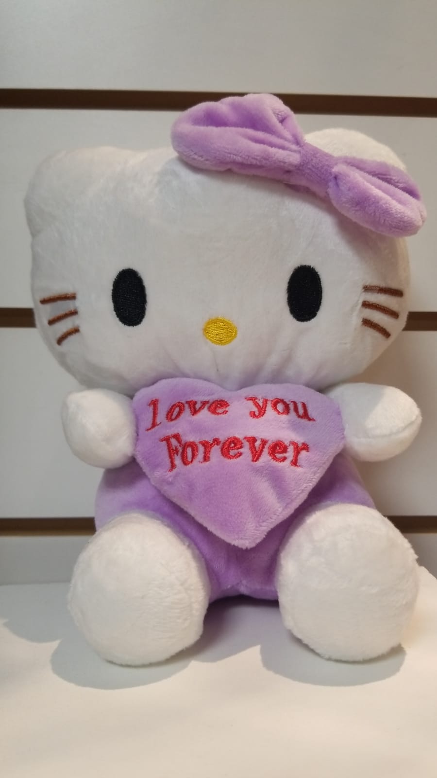 Peluche Hello Kitty ( corazon violeta)
