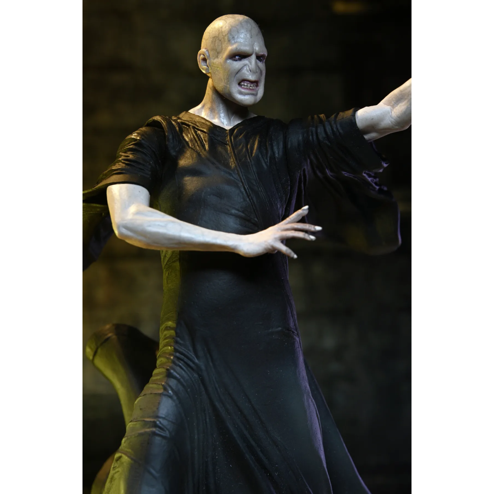 NECA - Harry Potter - Legacy Collection Voldemort 7  Scale Action Figure